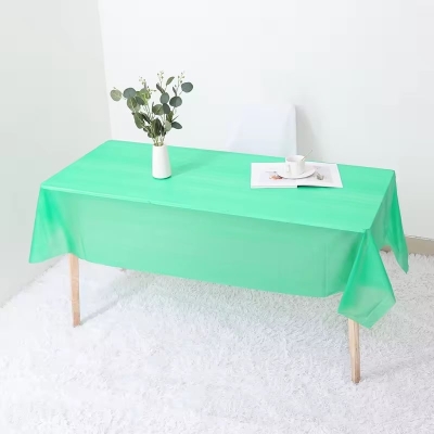 Парти покривка мента, зелен макарон, 137 х 274 см                               