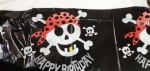 Пиратско парти покривка черна с череп HAPPY BIRTHDAY