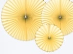 Жълти декоративни хартиени розетки, ветрила светложълти, златен кант, 3 броя