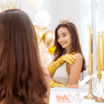 Златна корона със сребърни кристали, декорация за торта, 10 см